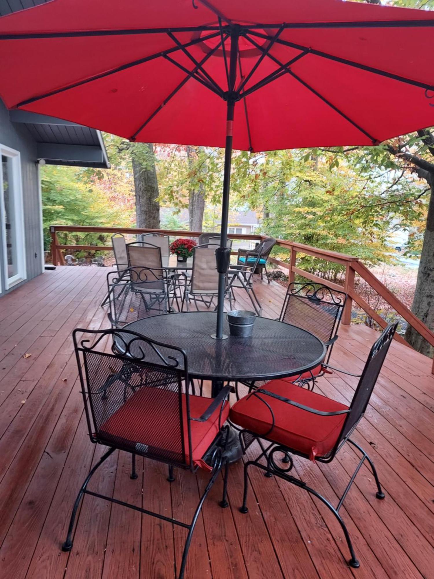 Chic And Stylish Hot Tub,4 Bedrooms, Game Movie Room, Firepit, Arcades, Playground On Site 2 Min Walk From Pool And *