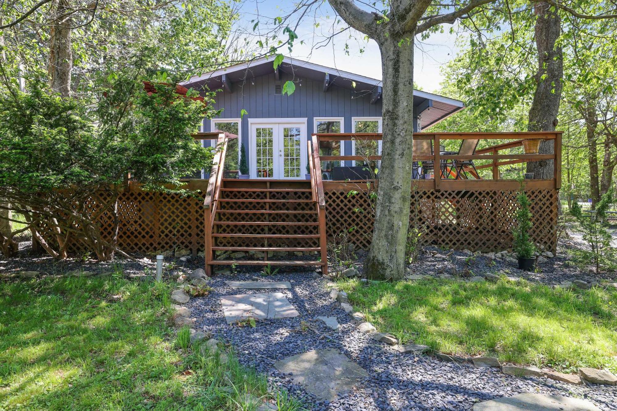 Chalet Chic And Stylish Hot Tub,4 Bedrooms, Game Movie Room, Firepit, Arcades, Playground On Site 2 Min Walk From Pool And *